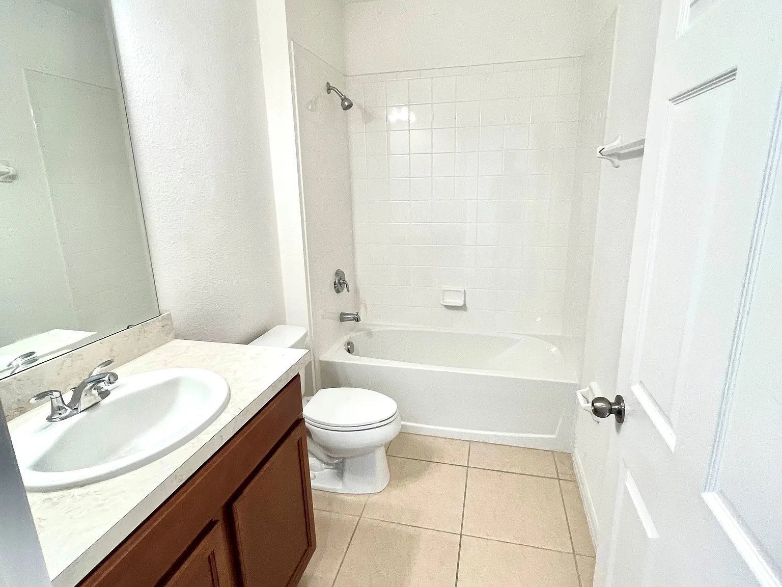 4 bed, 1982 sqft, $2,150 — Photo 4