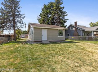810 S 6th Ave, Yakima, WA 98902