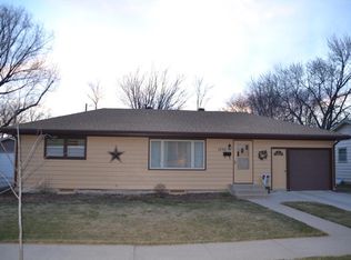 1530 Dick Dr, Aberdeen, SD 57401