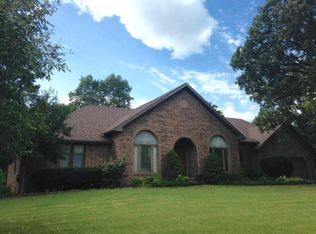 3585 S Woodland Trail Ave, Springfield, MO 65809