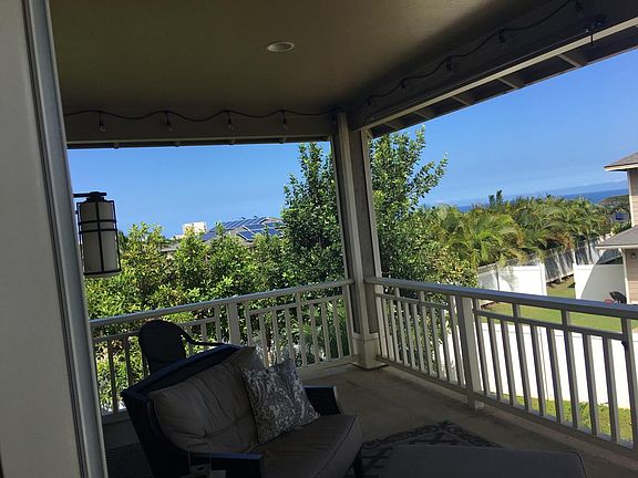 front lanai ocean and mountain views