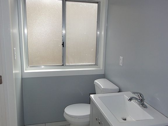 4th image of 2312 Warring St #1