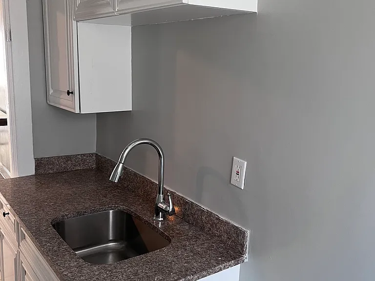 496 Summer St #3 — Photo 10