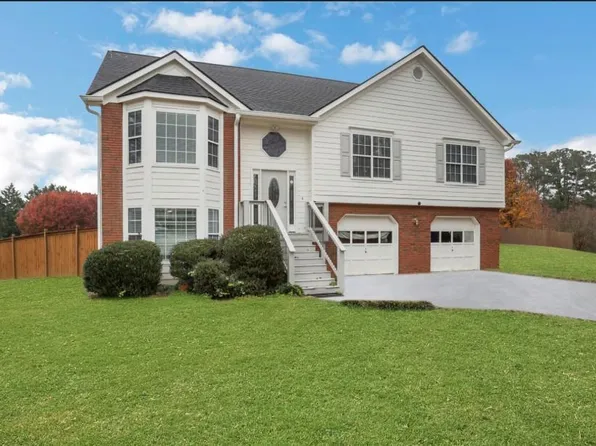 4590 Wheeler Creek Dr, Hoschton, GA 30548