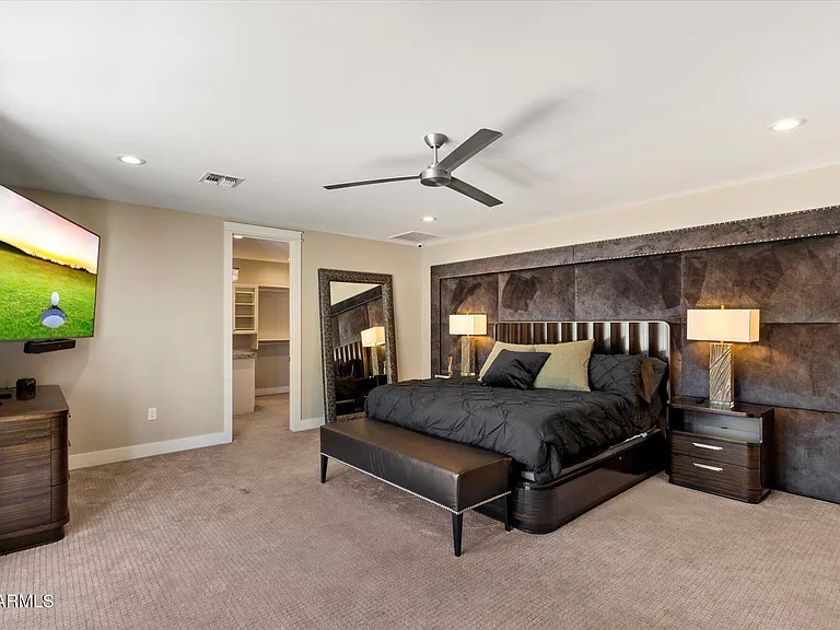 3810 E Devonshire Ave — Photo 12