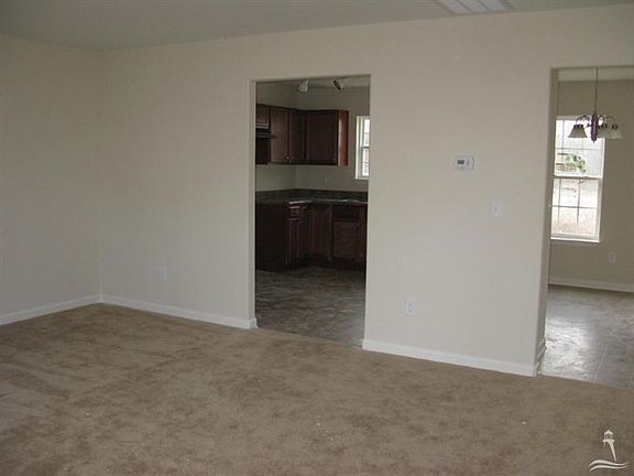 4th image of 1010 Lake Jones Dr