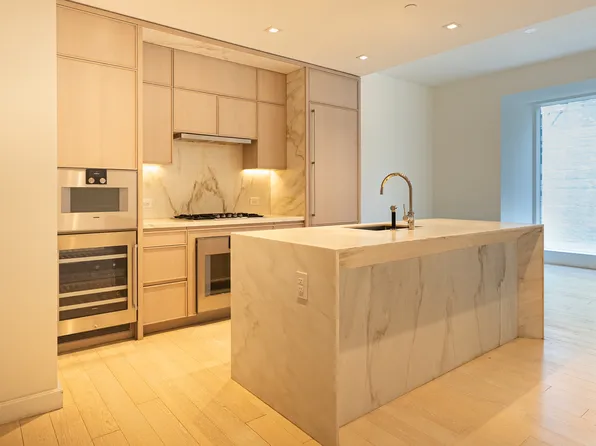 138 East 50th Street 15BB image 1 of 7