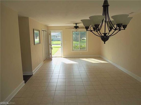 4th image of 9420 Willow Ct