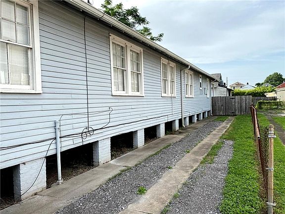 5th image of 1711-13 Agriculture St
