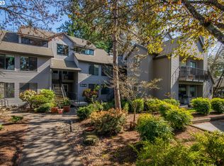 4000 Carman Dr APT 60, Lake Oswego, OR
