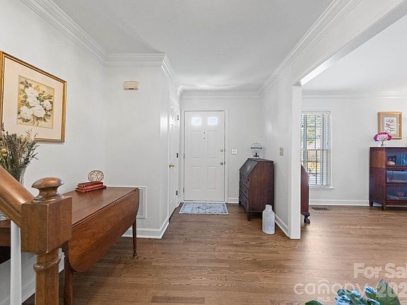 4th image of 5221 Summer Gate Dr