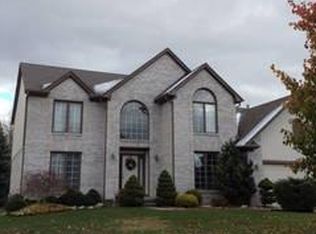 5717 Toronto Dr, Sterling Heights, MI 48314
