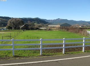 355 Hess Ln, Roseburg, OR 97471