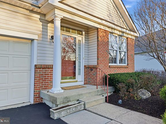 3rd image of 30 Tupelo Ln