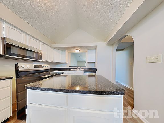 4th image of 1224 Stradford Ct