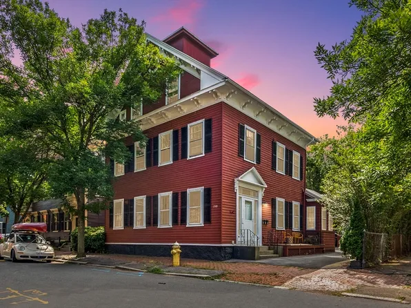 159 Federal St #1, Salem, MA 01970