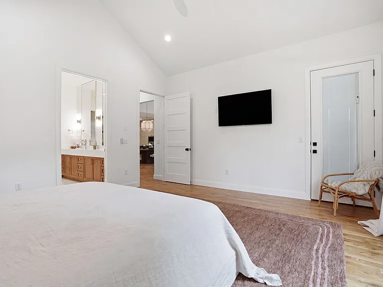 3917 S Madison Ave — Photo 23