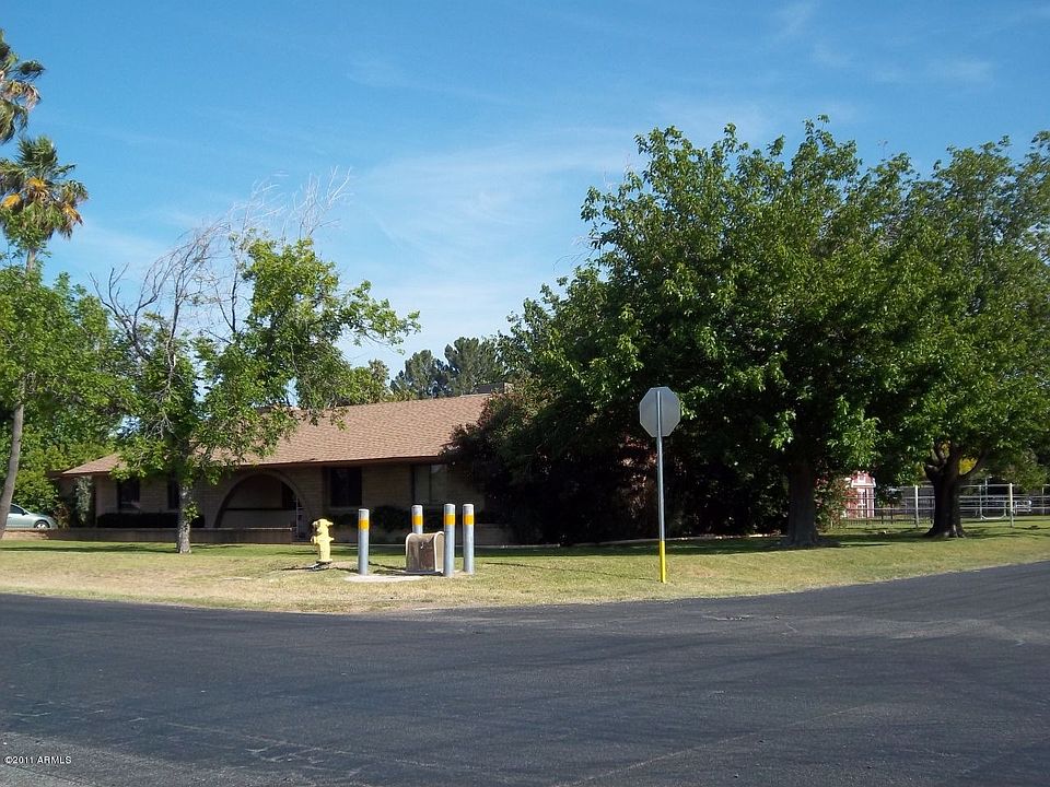2nd image of 8031 W Country Gables Dr