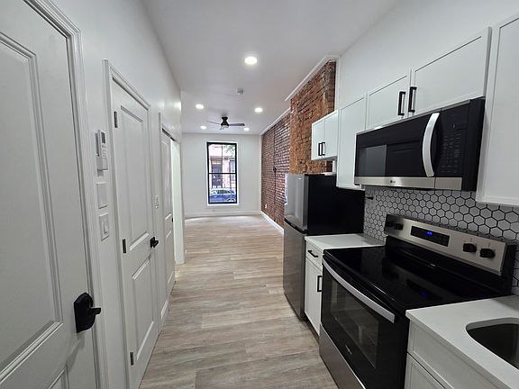 2nd image of 1521 Pine St APT 1F