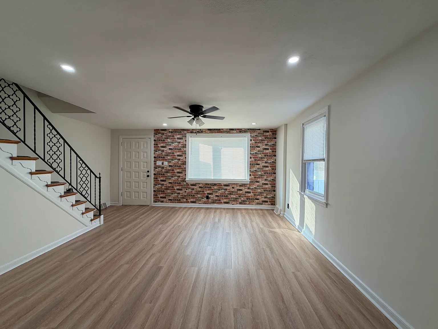 3 bed, 1600 sqft, $2,200 — Photo 4