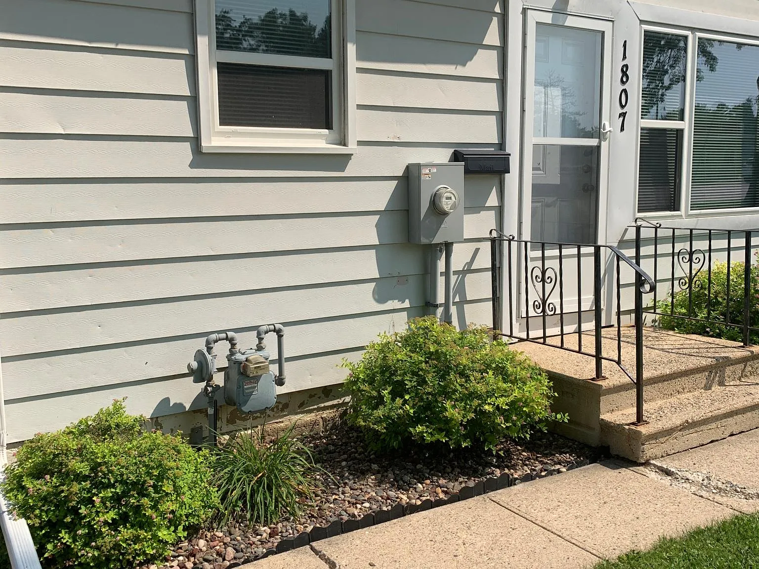3 bed, 1464 sqft, $1,400 — Photo 2
