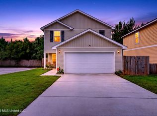 2016 Napoleon St, Ocean Springs, MS 39564