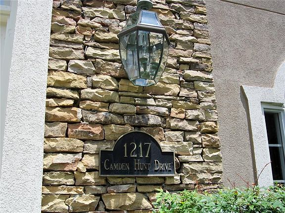 2nd image of 1217 Camden Hunt Dr