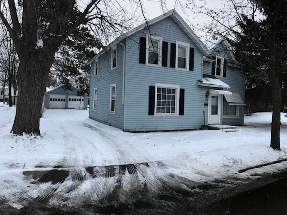 1st image of 213 N 3rd Ave