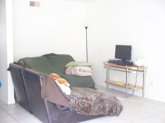 2nd image of 877 Richard St #G