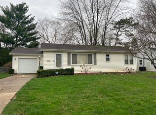 1705 Princeton Dr, Champaign, IL