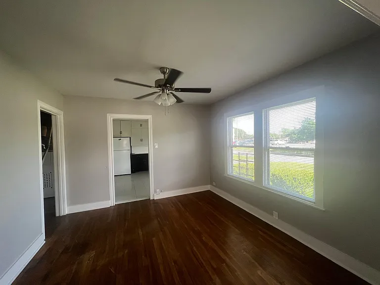 142 Avant Ave — Photo 3