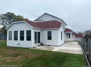 7843 Stark Dr, Clay, MI