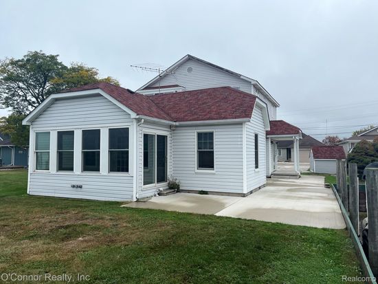 7843 Stark Dr, Clay, MI 48001