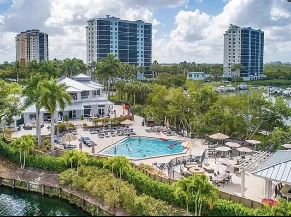 774 Wiggins Bay Dr, Naples, FL 34110