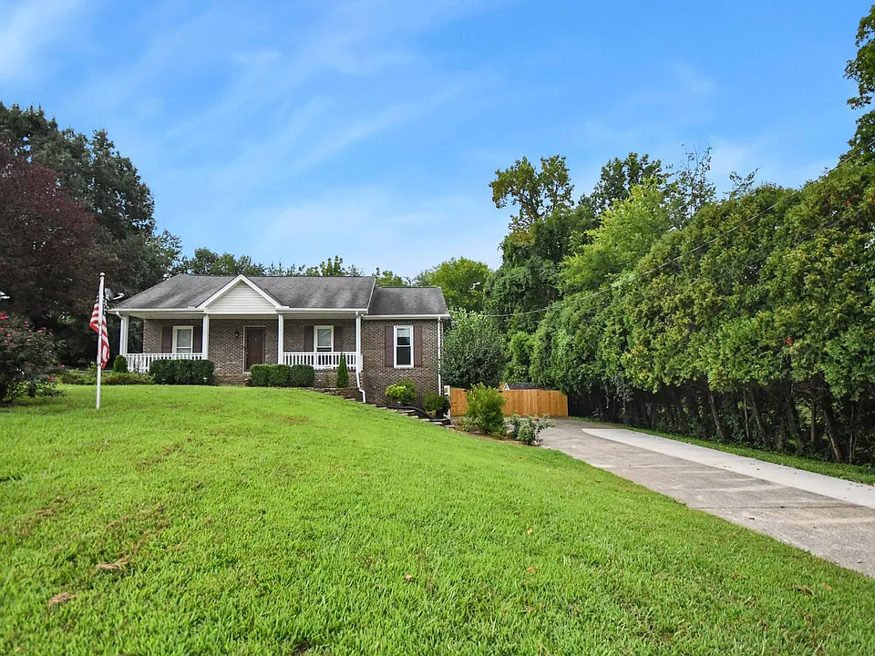 3515 Clearwater Dr