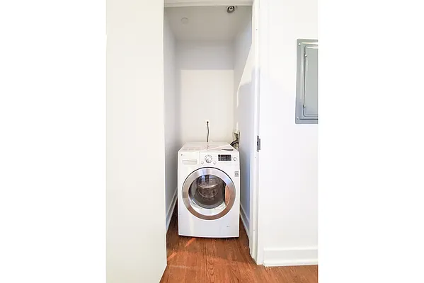 Rented by Warburg | media 12