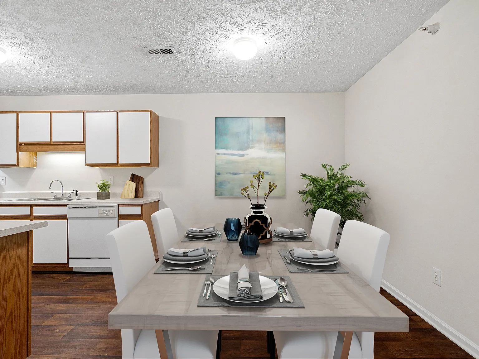 Austin Creek Apartments — Photo 2