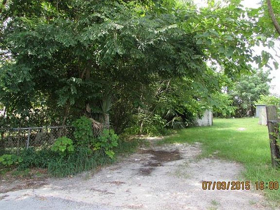 5th image of 2419 Beach Ave