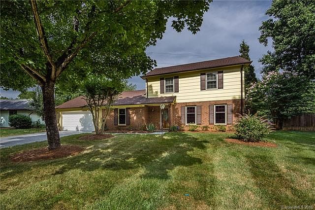 1st image of 6520 Woodfield Dr