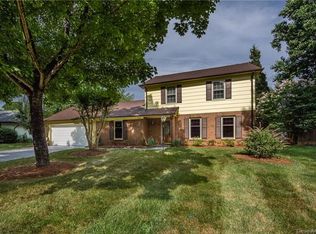 6520 Woodfield Dr, Charlotte, NC 28215