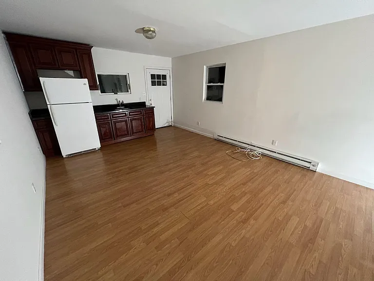 961 Spur Dr N #B — Photo 1