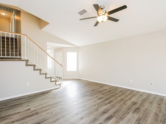 4th image of 1042 N Blackbird Dr