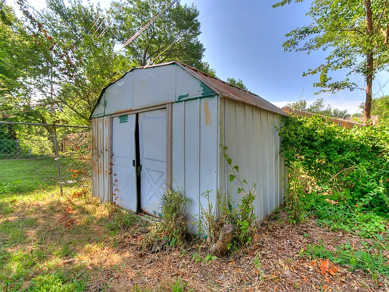 1612 Dakota St — Photo 44