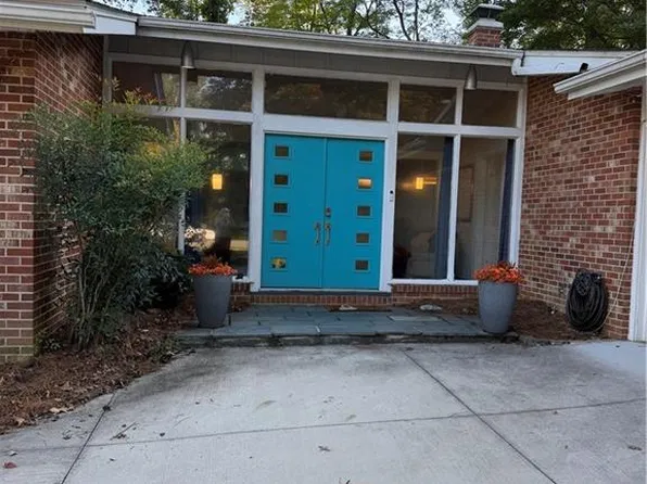 210 Devonway St, Eden, NC 27288
