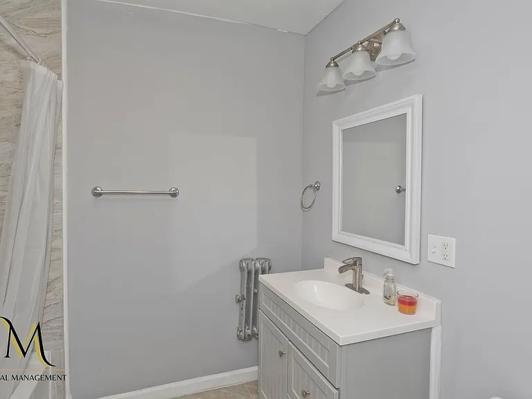 653 Belmont Ave — Photo 15