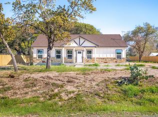 4511 Starbuck Dr, Elmendorf, TX 78112