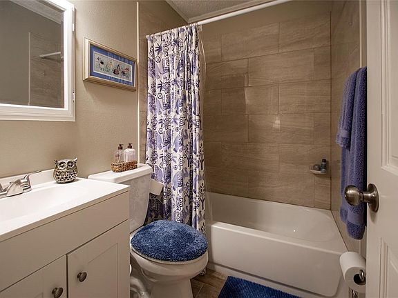 5th image of 3020 Charter Oak Dr