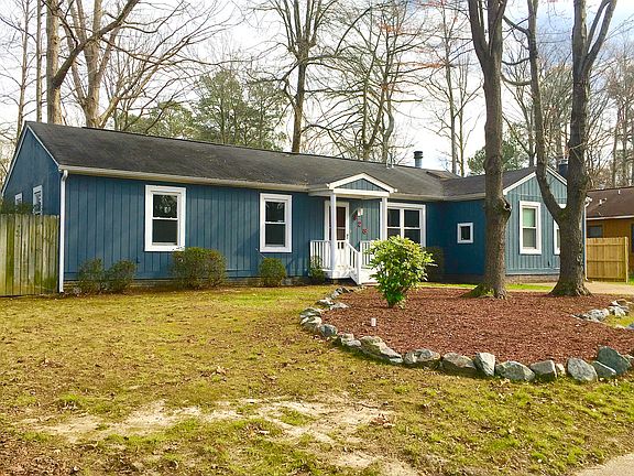 3rd image of 228 Windsor Castle Dr