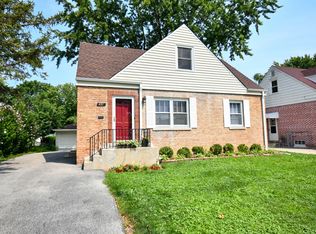 421 N Main St, Mount Prospect, IL 60056