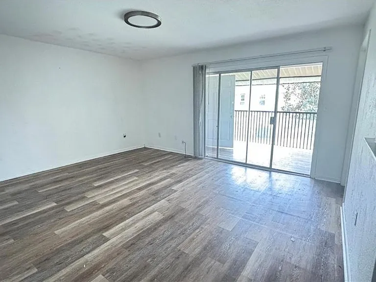 860 Sky Lake Cir #C412 — Photo 4